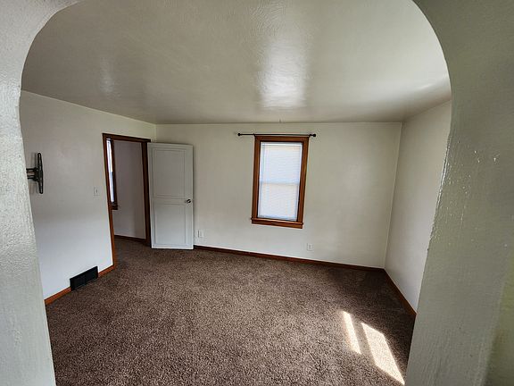 5th image of 117 Kline Ave