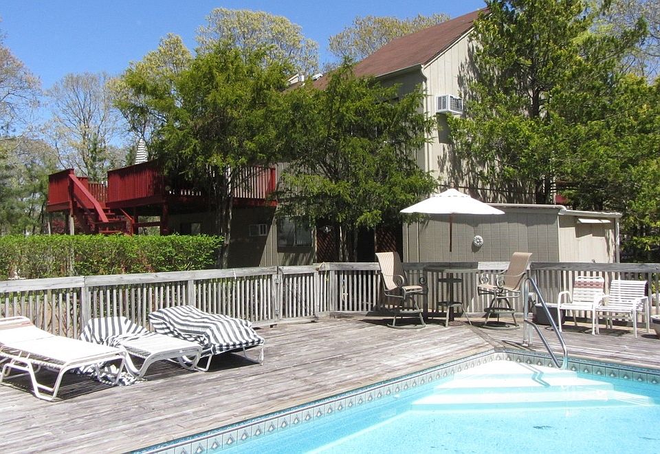 1st image of 138 Peconic Hills Dr
