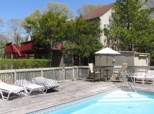 138 Peconic Hills Dr, Southampton, NY 11968
