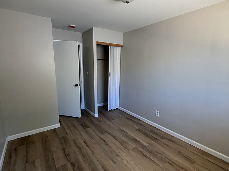 5556 Andover Blvd — Photo 4