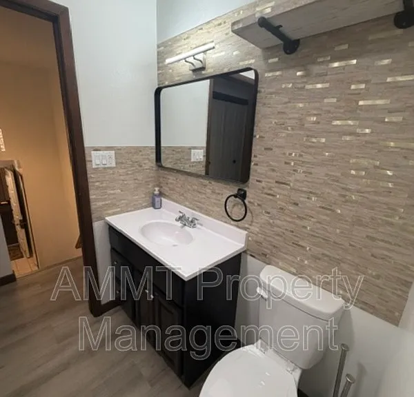 608 S Garnavillo St #2 — Photo 5