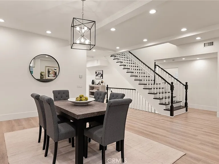 14713 Valleyheart Dr — Photo 11