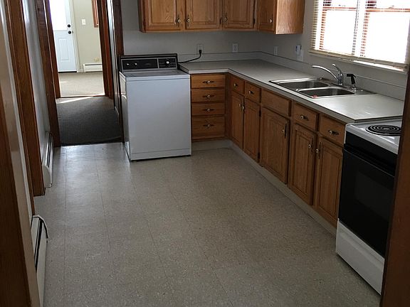 4th image of 420 Park Ave
