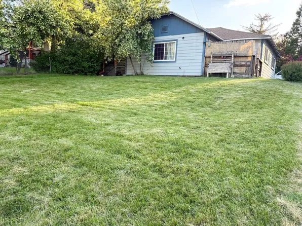 216 College Ave, Weed, CA 96094