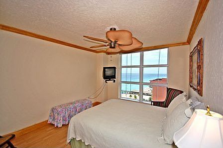 4th image of 16711 Collins Ave APT 1407
