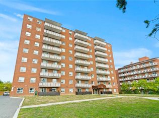 851 Queenston Rd #505, Stoney Creek, ON L8G 1B4
