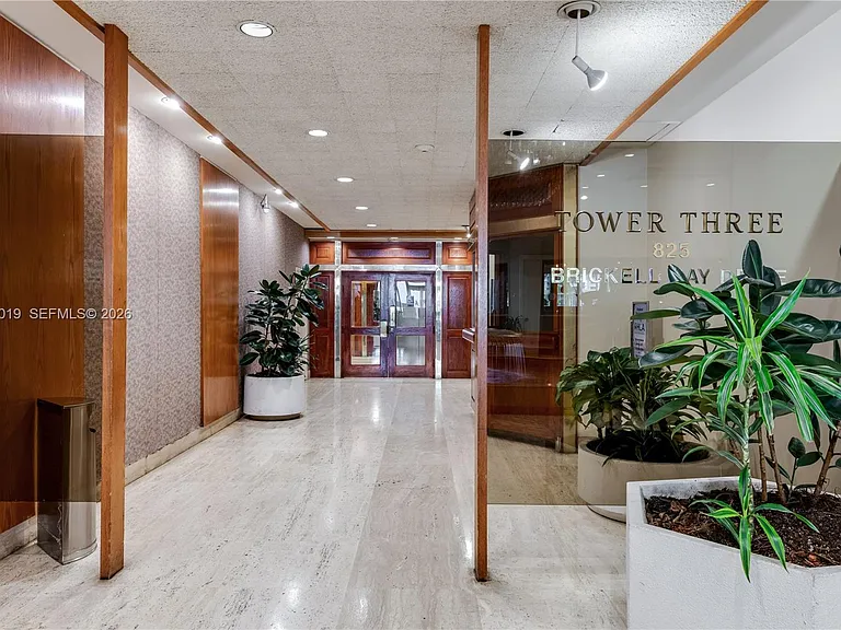 825 Brickell Bay Dr #850 — Photo 21