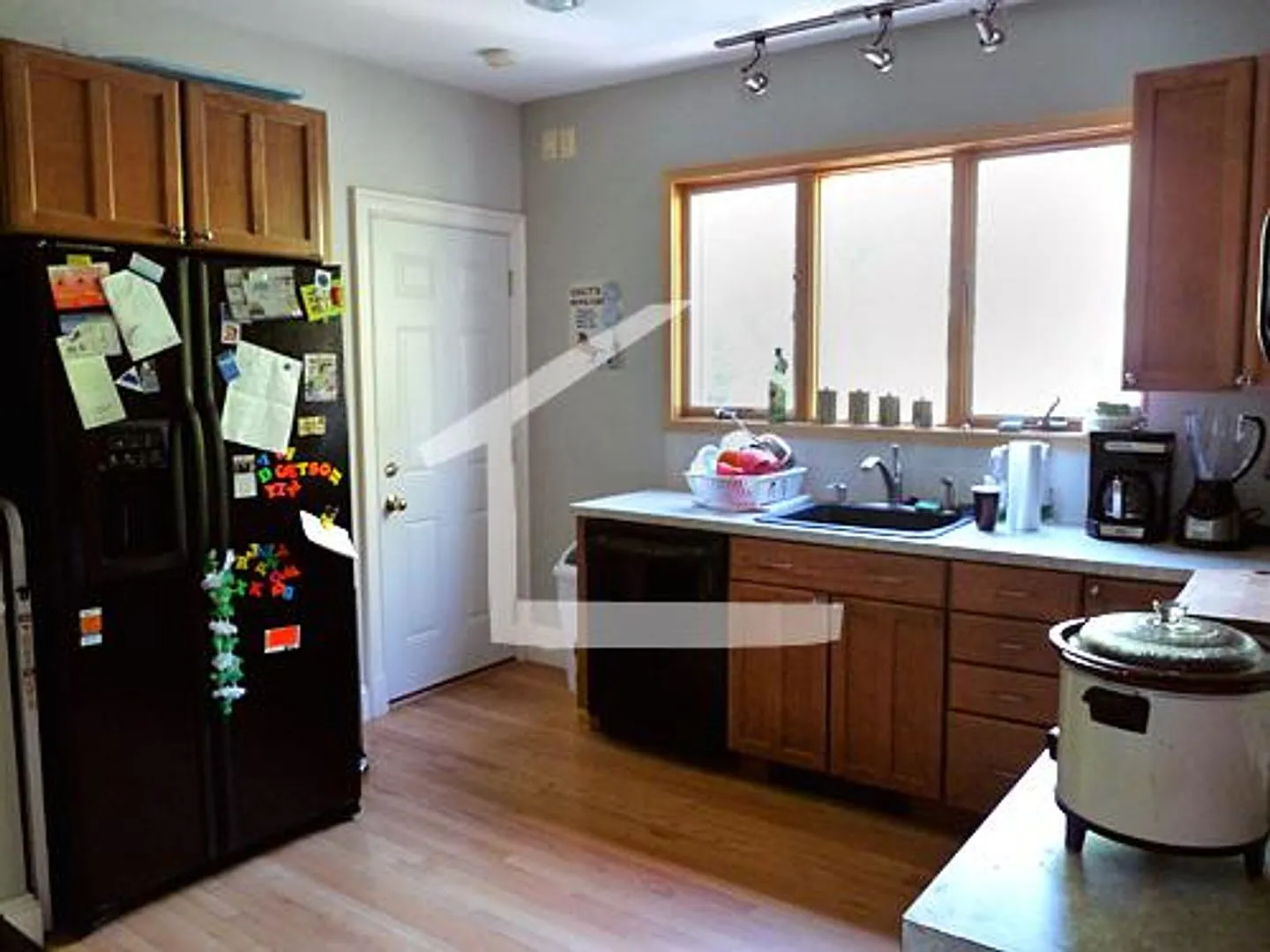Hot Allston Listing Sept 1st Move In!! — Photo 1