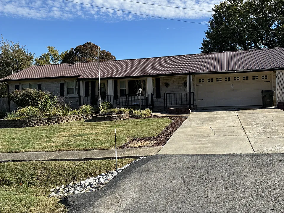 400 Eastern Dr