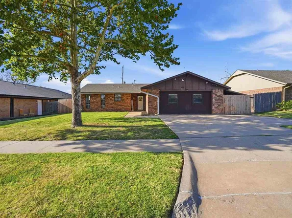 5320 NW Rotherwood Dr, Lawton, OK 73505