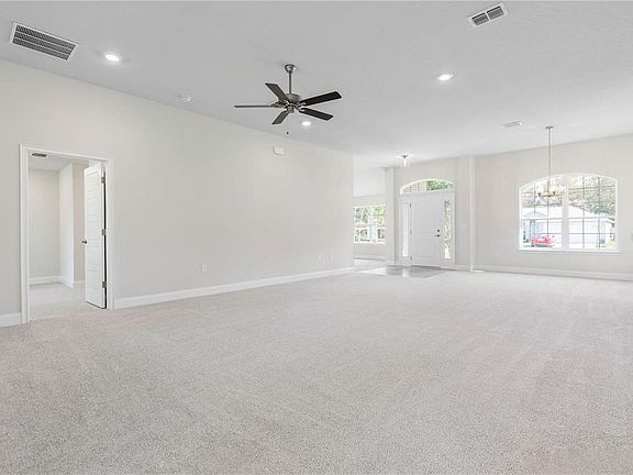 5th image of 74 Princeton Ln