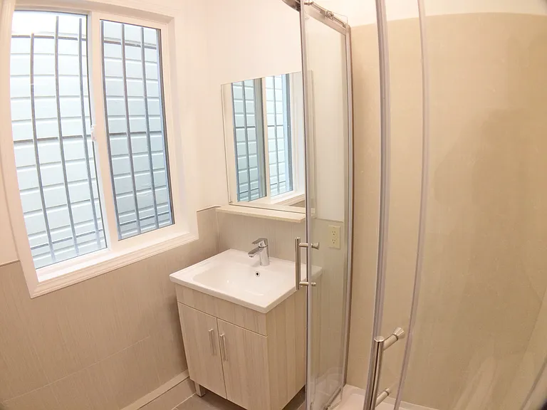 438 Willits St #2 — Photo 7