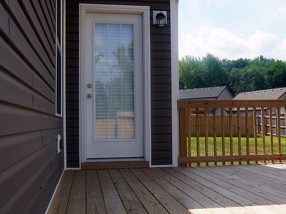 2nd image of 833 Shelton Cir