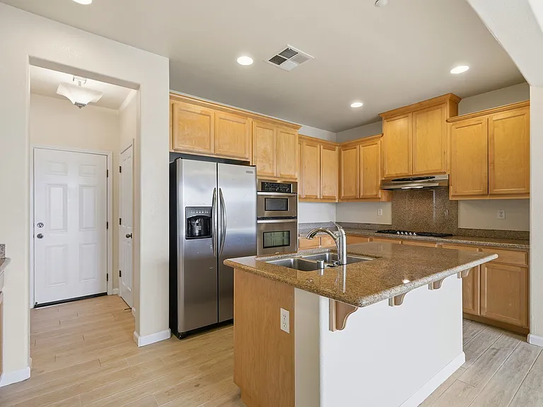 5206 Fioli Loop — Photo 29