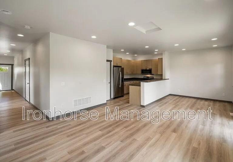 2954 W Babcock St #B — Photo 6