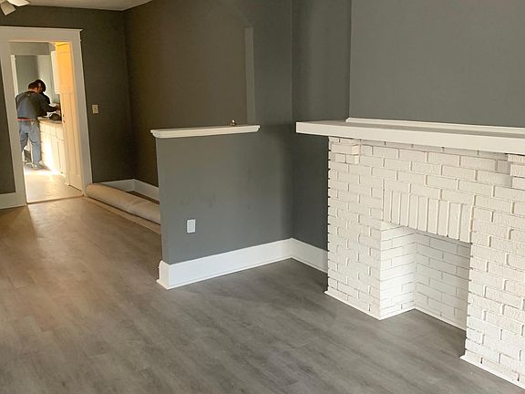 3rd image of 823 Carlisle Ave