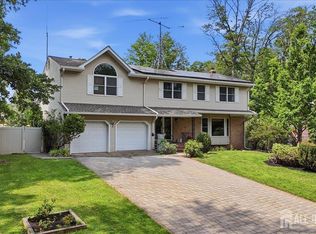 3 Winterberry Cir, Piscataway, NJ 08854