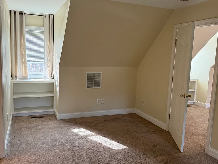 557 Half Moon Ct #1 — Photo 8