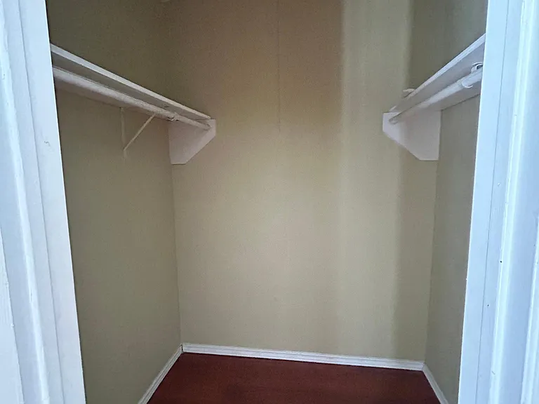 1112 Park Center Ct — Photo 7