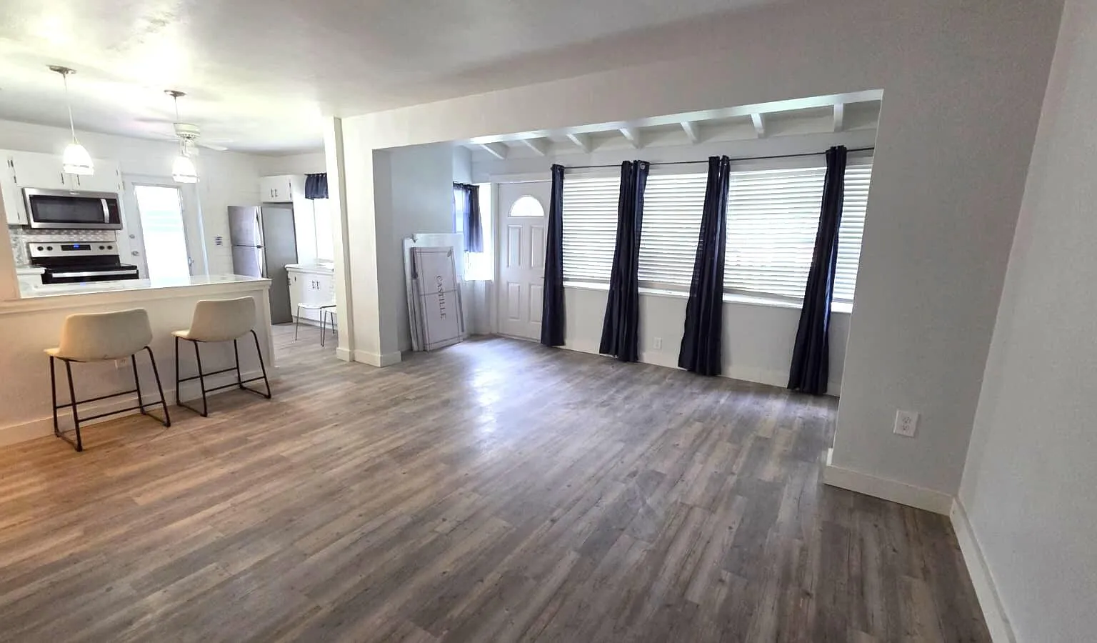 4 bed, 2.0 bath, 1200 sqft, $3,250 — Photo 1