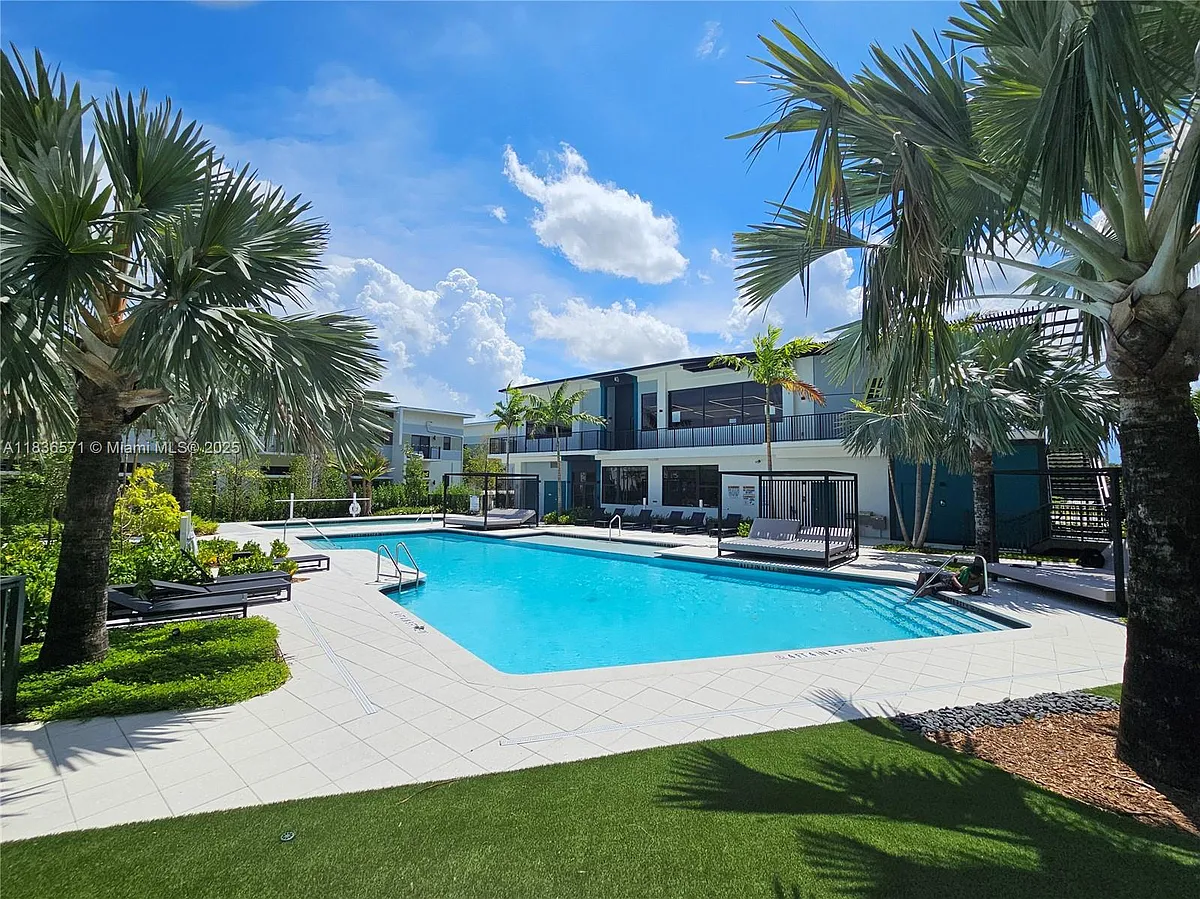 Building Photo - 4400 Sunrise Blvd #S2-B