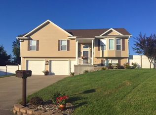1700 Cypress Dr, Maryville, MO 64468