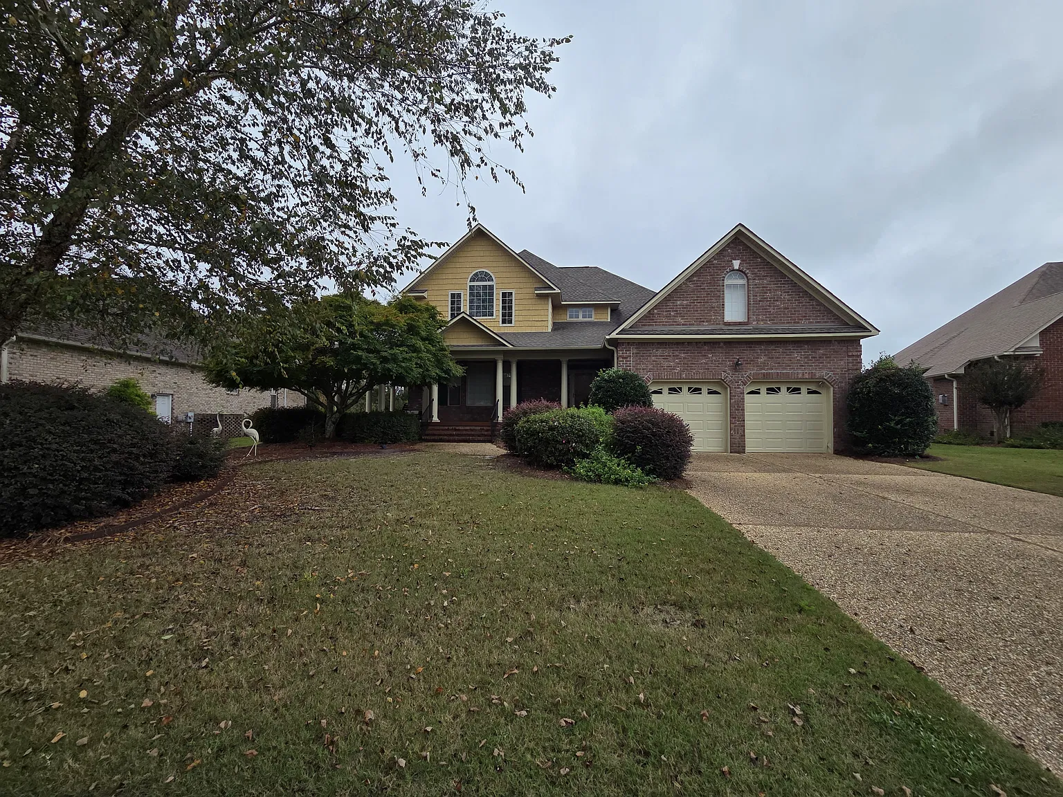 3 bed, 2.5 bath, 2700 sqft, $2,900 — Photo 1