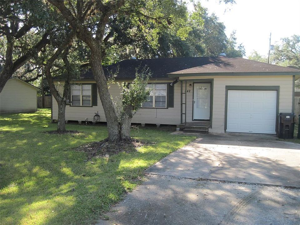 1st image of 542 E Louisiana St
