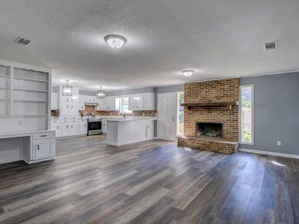 11315 Ethan Allen Dr, Little Rock, AR 72211