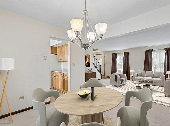 5th image of 1105 E Point Dr