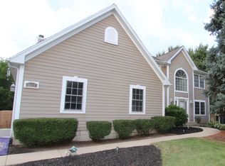 6119 Sands Rd, Crystal Lake, IL 60014