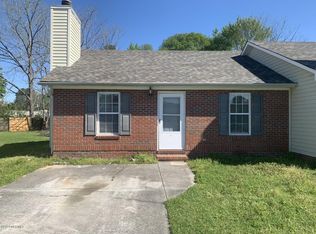 105 Fairview Ln, Richlands, NC 28574