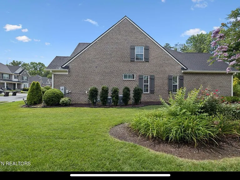 437 Chapel Grove Ln — Photo 25