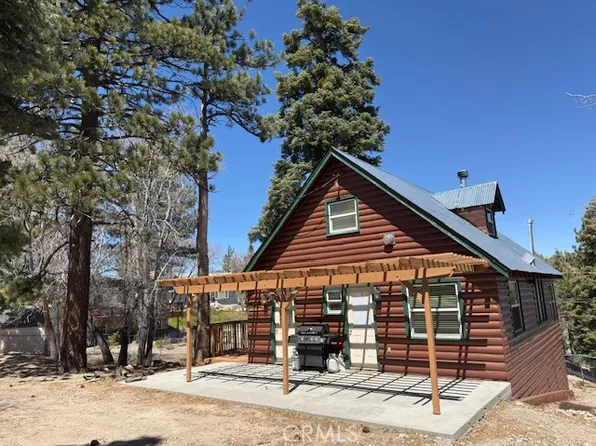 32983 Canyon Dr, Green Valley Lake, CA 92341