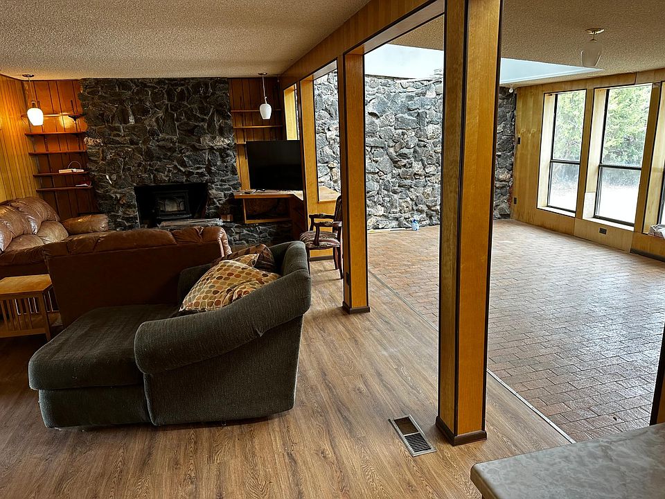 2nd image of 84 Granada Dr