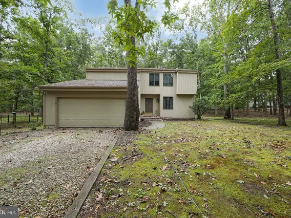 101 Strawberry Dr, Shamong, NJ 08088
