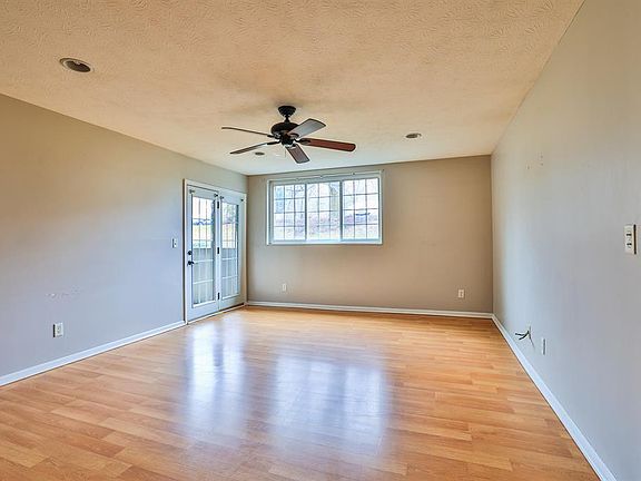 5th image of 9880 Regatta Dr Unit 101