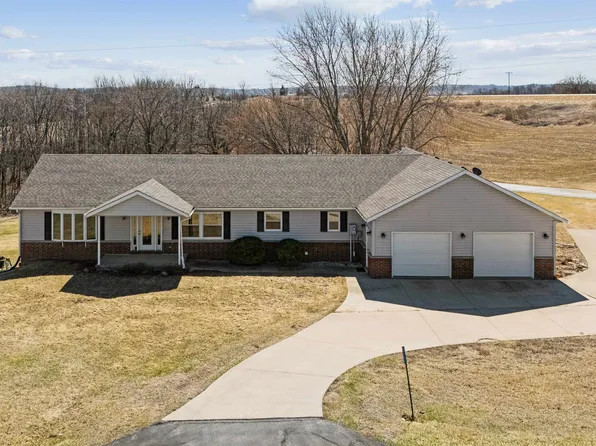 17 River Ridge Rd, Guttenberg, IA 52052