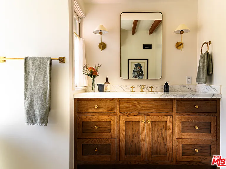 3810 Dixie Canyon Ave — Photo 18