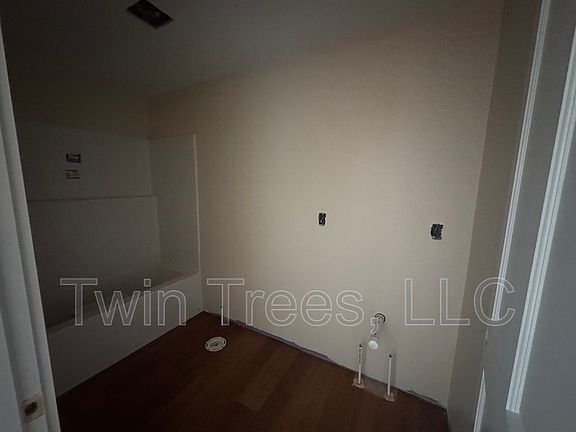 2nd image of 6091 Main St