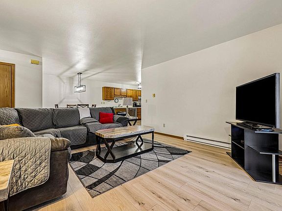 3rd image of 2041 Meadow COURT #1