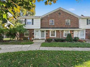 22960 Gary Ln, Saint Clair Shores, MI 48080