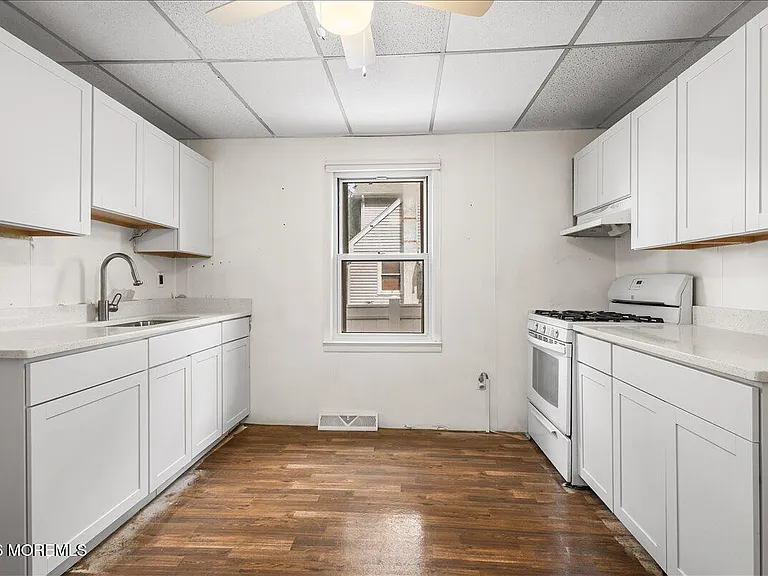 61 Cooney Ave — Photo 13