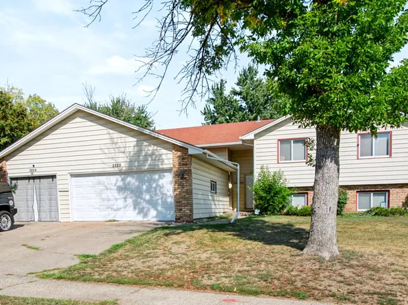 2824 79th Ave N, Brooklyn Park, MN 55444