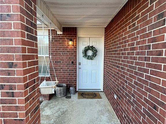 2nd image of 178-180 S Killdeer Dr #2