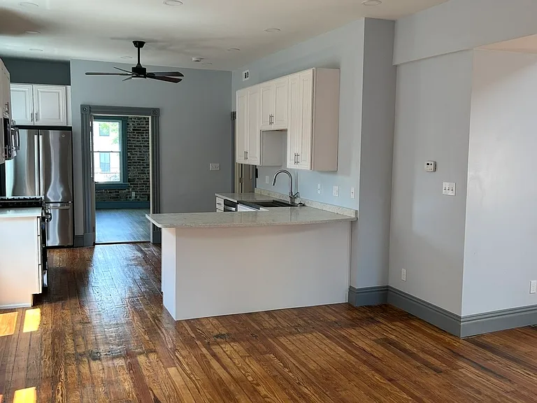 2139 California Ave #2-F — Photo 2