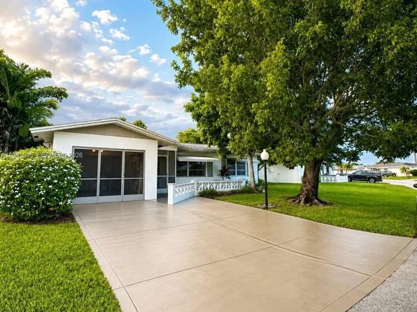 5156 Michael Dr, West Palm Beach, FL 33417