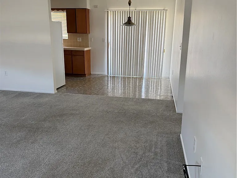 28906 W Worcester Rd — Photo 3