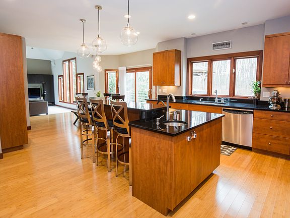 4th image of 3369 Quail Hollow Dr