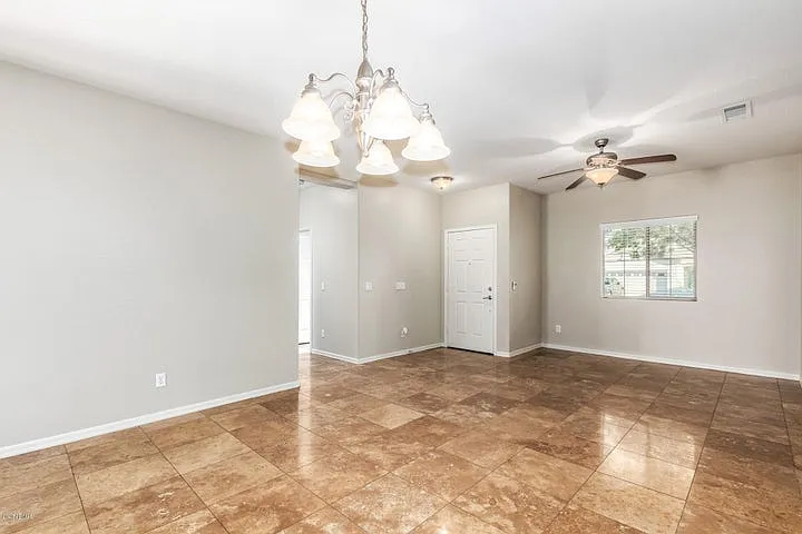 18606 W Sunnyslope Ln — Photo 12